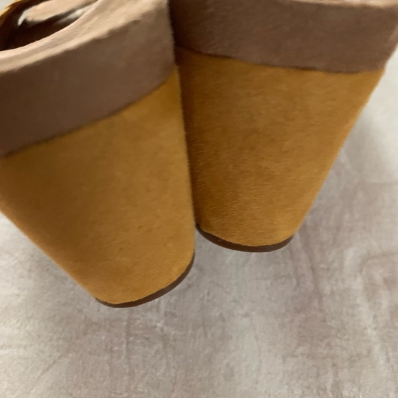 💛Lucky Brand Yellow Suede Sandals💛 - Picture 6 of 7